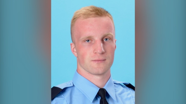 CP24's tweet photo. Premiers demand bail reform in letter to Trudeau after killing of OPP officer
https://t.co/8BH5scCFBc https://t.co/sXMEWTNn9z