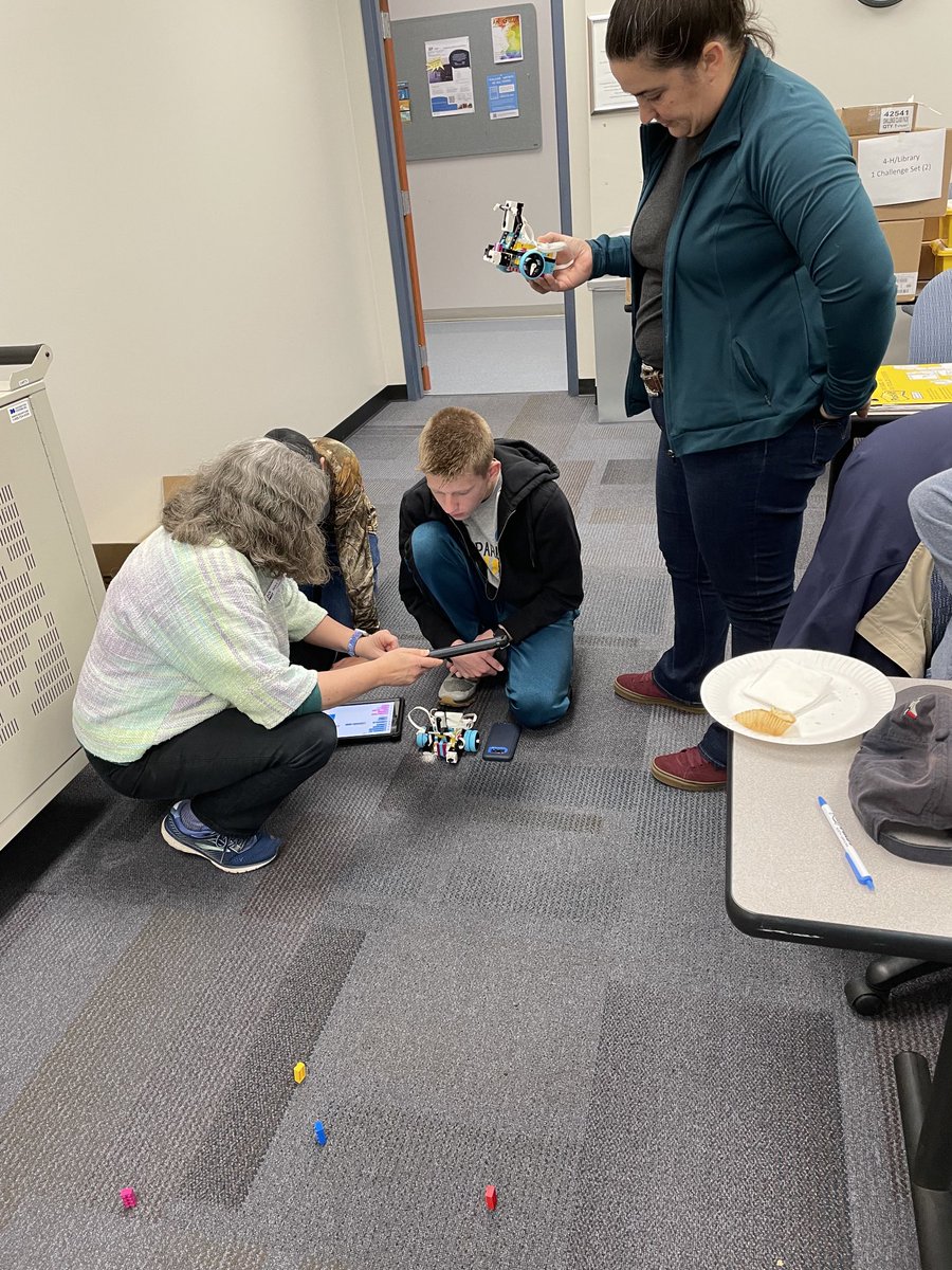 NC STEM West tweet media