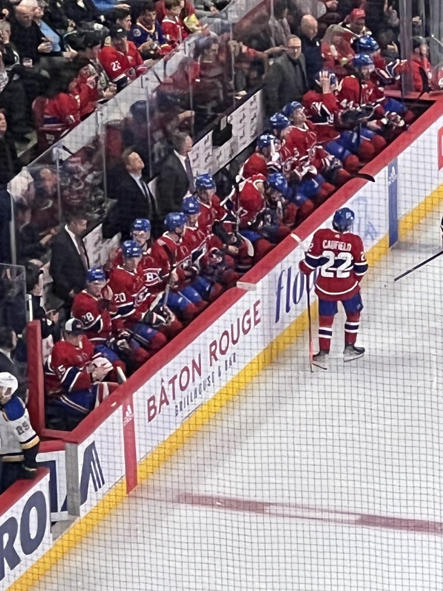 annedeblois's tweet photo. Faites votre devoir de la journée, votez:
#NHLAllStarVote Cole Caufield

(Photo: mon iPhone, de la section 327, match du 7 janvier 2023 au Centre Bell) https://t.co/gmgohgAt2j