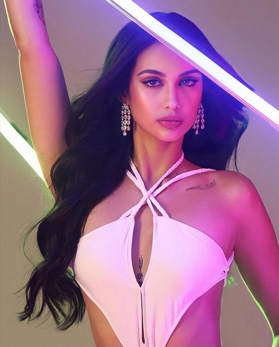 seyntt1's tweet photo. It's Celestials day! 71st @MissUniverse is just few hours away, and we Pinoys can't wait to see you representing us. Manifesting for 5th, our Queen! ✨

📍 Airing live today at 7pm CST.

#CELE5TE #CelesteCortesi #Philippines  #71stMissUniverse #MissUniverse https://t.co/ESS6MRT9ZH