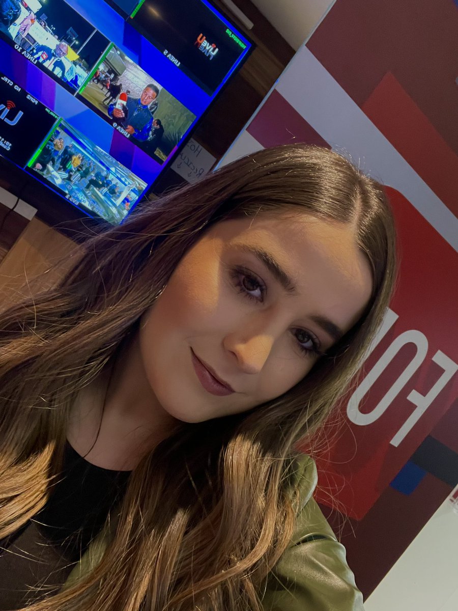 nataliaschzc's tweet photo. Ya de vuelta en @SinFiltroTV 🫰🏻 https://t.co/7lGnGJjb2I