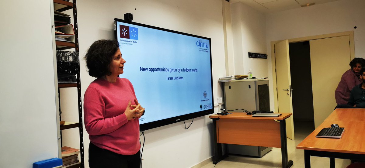 forestpatuva's tweet photo. Interesting talk by Teresa Lino-Neto from CBMA (Braga) this week on the microbioma of corn oak and forest health. The biological control by endophytes have a big gap to increase the resilence of the Mediterranean forest against climate change!!! https://t.co/wBLf5O1EQw