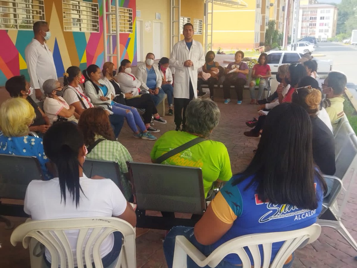 #14Ene Desde la recién inaugurada Área de Salud en la Ciudad Socialista Antonio Ricaurte, municipio MBI se lleva a cabo la Asamblea Comunitaria del ASIC Casa Solidaria ¡Humanidad, Esperanza y Futuro! <a href="/NicolasMaduro/">Nicolás Maduro</a> <a href="/MagaGutierrezV/">Magaly Gutiérrez Viña</a> <a href="/Soykarinacarpio/">Karina Carpio</a> #EducadoresPorLaPatria