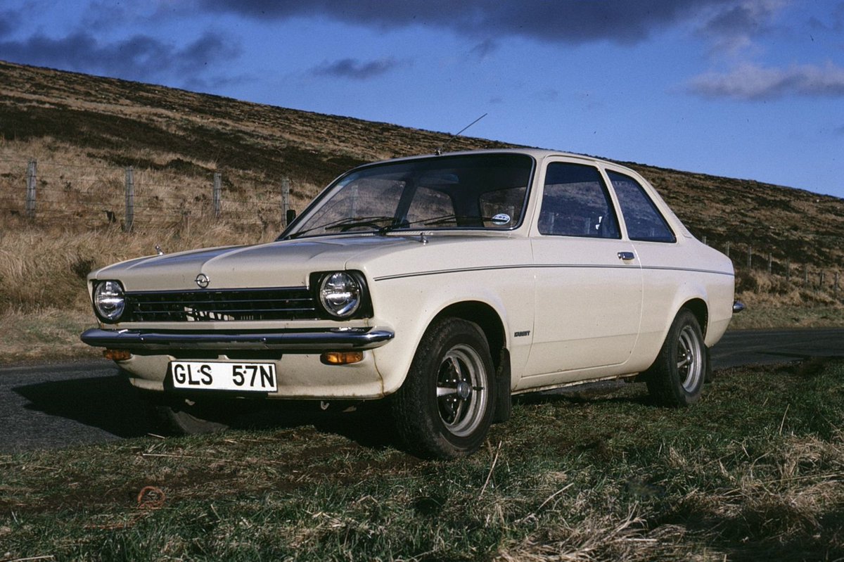 Andrew Kinroy tweet media