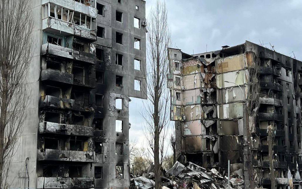 Xenta777's tweet photo. On the first picture Borodyanka, Kyiv region, first months of the war
On the second - residential building in Dnipro city, today, 14th of January 2023
That is the real face of russia
They have no place in the civilised world. https://t.co/URbzJ9Queh