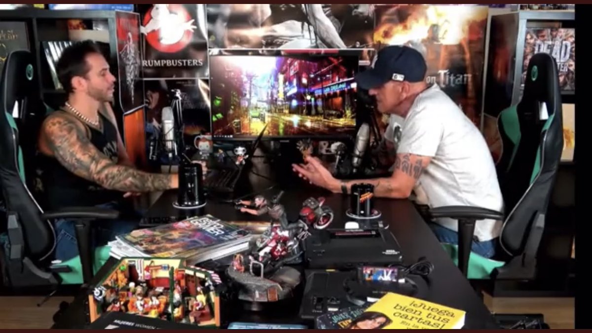 agnz__'s tweet image. Evil Coto Matamoros:
- Se me apareció Jescristo. 
+ Que forma tenía?
-Una forma agradable, como un pato lucas y además con gracia. 
+ Decente.
- Sí, y olía muy bien, olía genial, un olor maginífico.