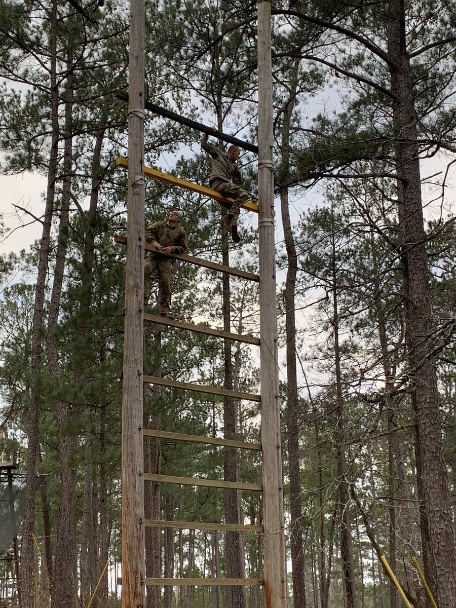 curtisbuzzard's tweet photo. Not sure what you’re doing on a Saturday morning, but it’s probably not the Darby Queen Obstacle Course at Ranger School! Rangers Lead the Way! Not for the faint or weak hearted! @FortBenning https://t.co/x8d9oFiEWz