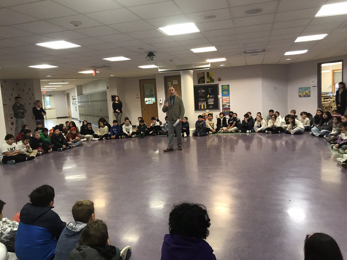 HamptonBays_MS's tweet photo. Here’s just a few of the big wins for kids this week at HBMS:

• HBHS leaders visited 8th grade to talk Frost Valley!
💜
• Grade-level pod meetings for all 4 grades!
💜
• An amazing Student of the Month!
💜
• Celebrating students’ progress and teachers’ hard work!
💜
#WeAreHB https://t.co/8b4nvNhCl5