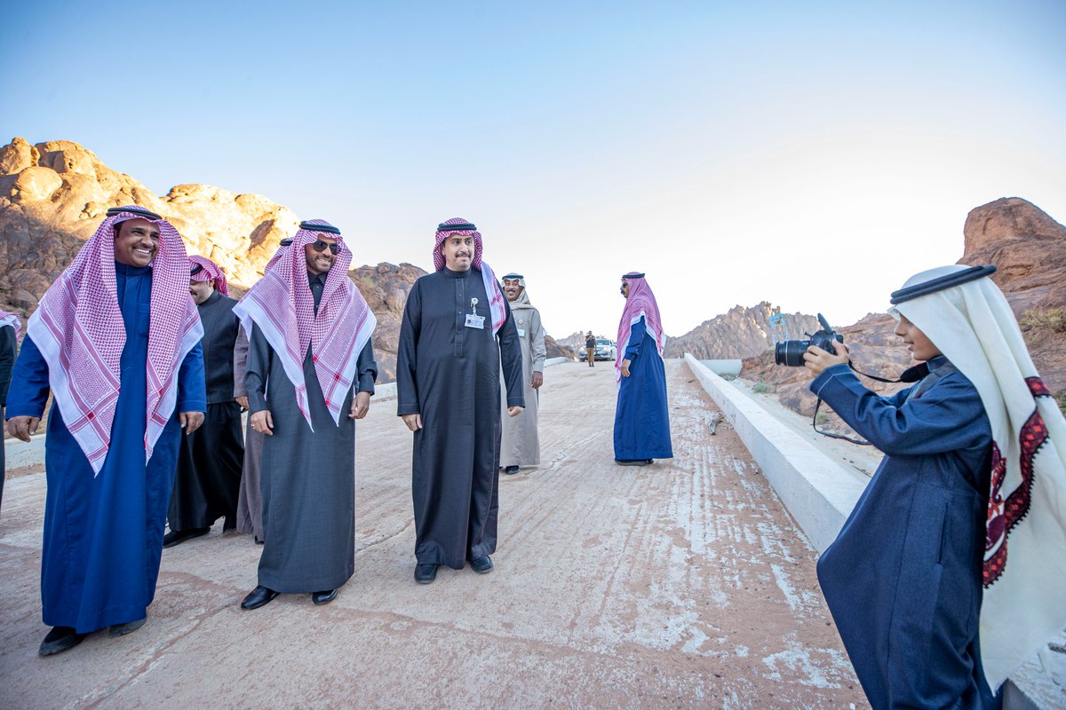 #صور |📸

من زيارة سمو #نائب_أمير_منطقة_حائل لسد "توارن".

تصوير الطفل : ابراهيم صالح الشغدلي