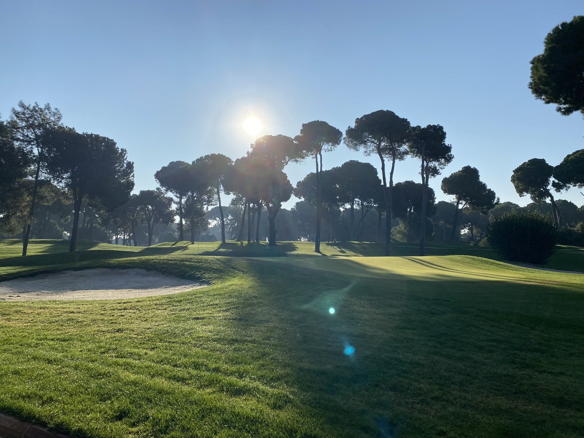SkyCaddieSteve's tweet photo. @euLegendsTour Q School @gloriagolf good luck everyone , players using the #SX550 make sure you sync &amp; update your device for the up to date accurate details from tees to green #gpsaccuracymatters #proactiveGPSupdating for all @SkyCaddie players 👍⛳️ https://t.co/qUXJ5EXSON