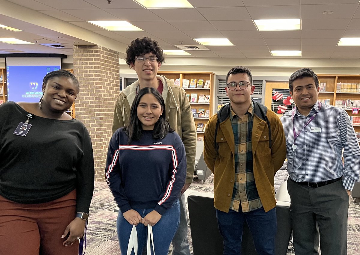 INvestEdIndiana's tweet photo. Amazing visit to @BenDavisHS this week to work with the @IndianaLatino Institute to file #FAFSAs! 

@bdhcounselors @BenDavisHS @WayneTwpSchools @WayneTwpSuper @WBDGIndy https://t.co/dgh0TRO9qb