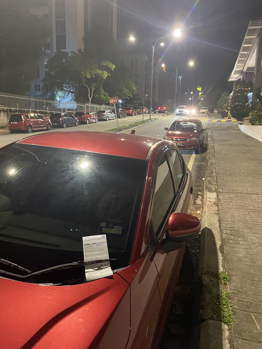 haqboi's tweet photo. if this country focused more on actual issues instead of giving out samans at 10pm on a saturday night maybe we can move forward.

@pjcitycouncil get a life u cunts https://t.co/9Ij2S3tGgu