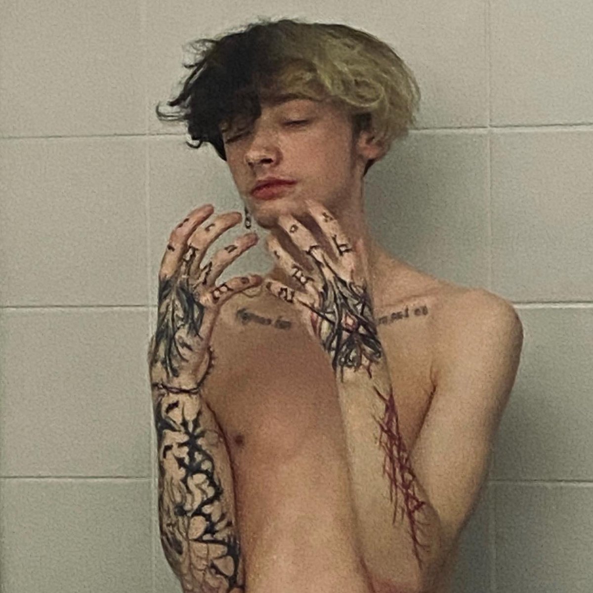 cyeku_'s tweet photo. I had 0 tattoos a year ago https://t.co/bMXIUV8NEn