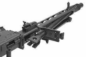 中坊くらいの頃はMG42の方が新しくてエライと思ってたんで、「なんで車載機銃も42にしねえんだ!!」って気楽に思ってたけど、嫌な軍オタに育つとちゃんと理由が判っちゃうんだよね…MG42、ボールマウントしたら車内から銃身交換出来んのよ…<RT 
