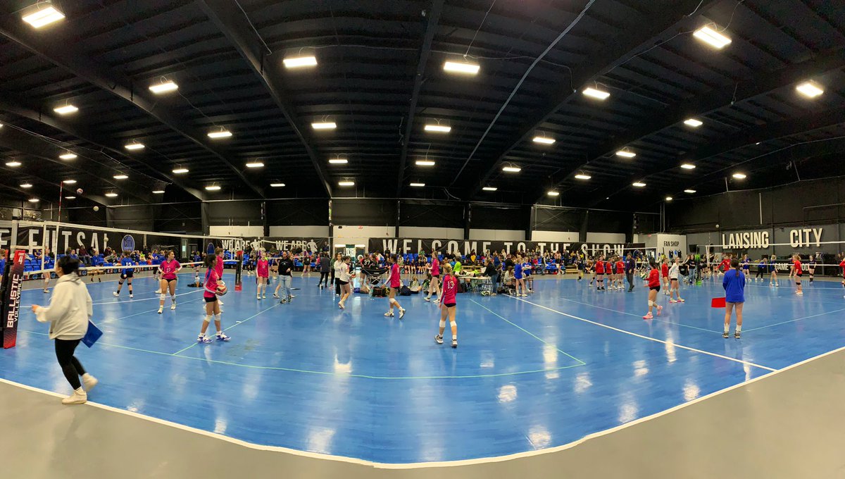 Beazley_60's tweet photo. In Lansing today with @beaz_clare11 Let’s fly #5! #KeepClimbing #HVVC https://t.co/mQ5X0ZM9G6