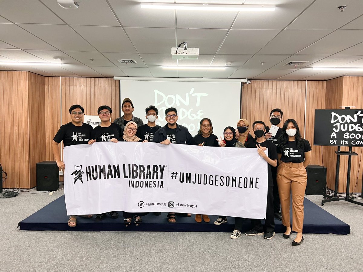 feisaldotkom's tweet image. Makasih banget untuk hari ini teman2 @HumanLibrary_ID . Dah lama ga ngerasain “cape tapi hepi banget”
Kalian luar biasa
@mndpz @Albhi @putunyu @betaribritania @ArmansyahFauzi @pnurkhalida @symsl