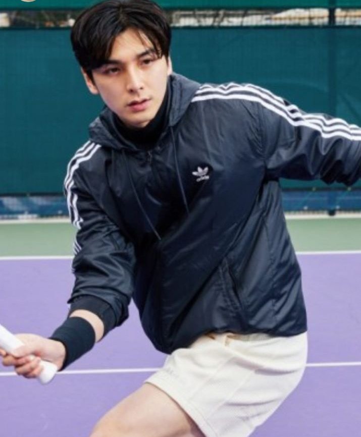 i_soe_ssi's tweet photo. so, you're telling me sejun is that guy who's undeniably gorgeous, has a sense of humor, studied law, who loves to play tennis, a tailor, and a walking green flag?! https://t.co/DtyJw0WkVW