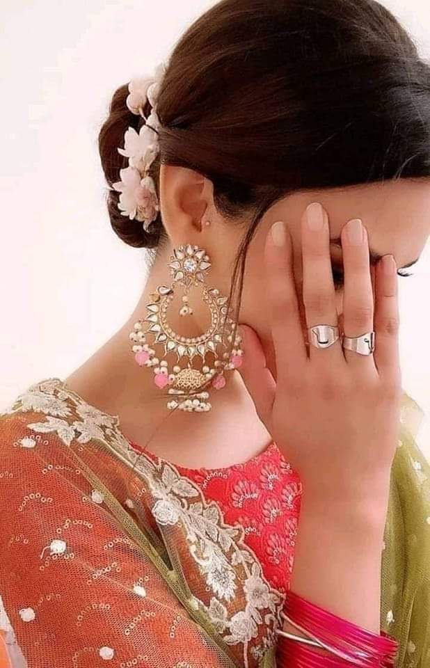 ITS_Sweetie1's tweet photo. تجھ کو لگتا ہے دغا باز ہے ساری دنیا 
کیا پتا قرب میرا رائے بدل دے تیری🖤
#محفل_سخن
#ék_áâm__śï_łārkī https://t.co/yHMyJbhFkd