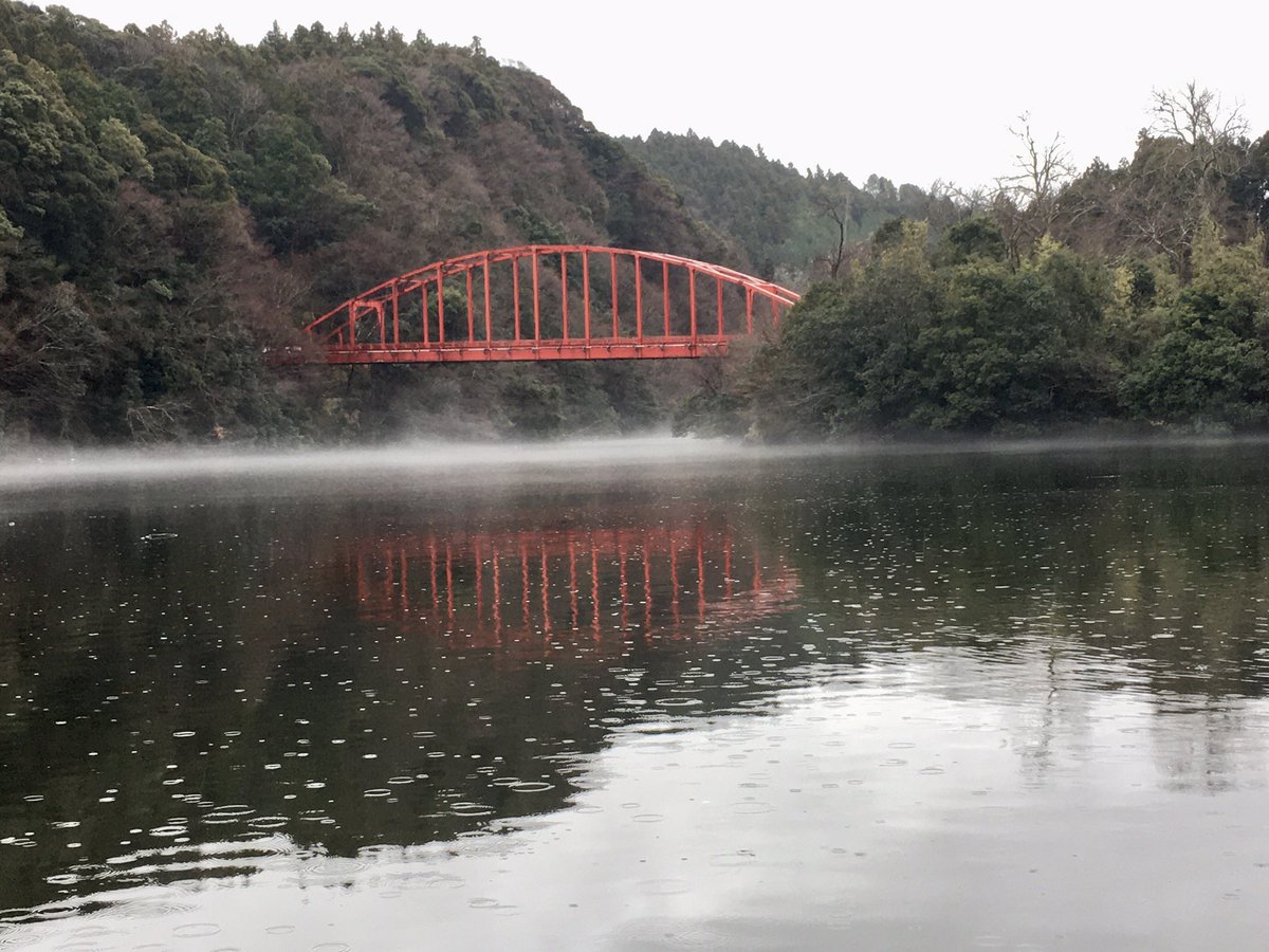 hamaone_F's tweet photo. 亀山ダム。暖かい雨で何かをめっちゃ期待🤤して巻いたり打ったりしたが何も起こらず😵こんなもんでしょう。
普通にダウンショット（9m）で初バスゲットできたのが救い😚
フレキシーシャッド 3" https://t.co/rOCaKJyWo9