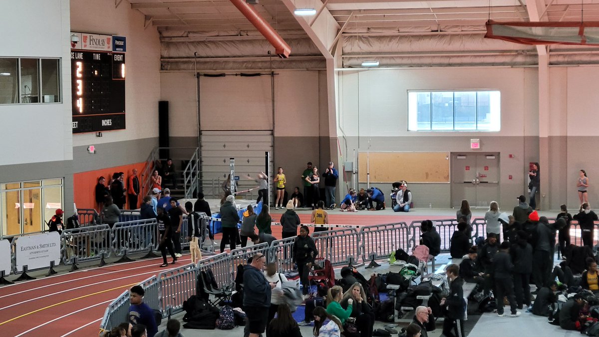 CMGreenePhoto's tweet photo. Field events are underway here at the Univ. of Findlay Dave's Running High School Series #2  Running events start at 11:30am @OHMileSplit https://t.co/fzUnD9FJz2