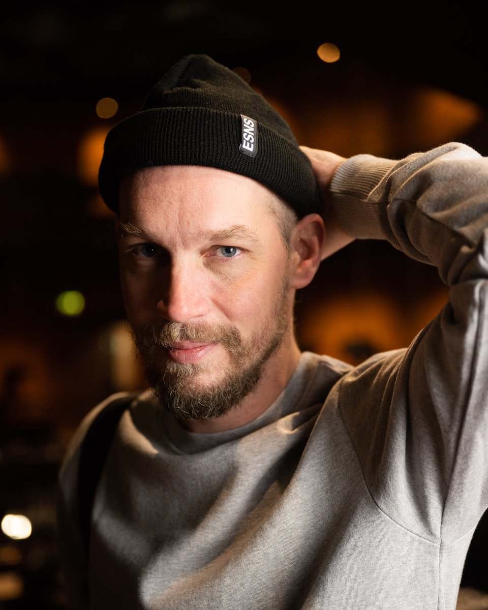 Fit check! Look at these people shining in ESNS merch.

Our merch, made possible by <a href="/penpprojects/">P&P Projects</a>, is available during the conference or Noorderslag at the Oosterpoort and at the Groningen Store in the Forum during the festival. Or buy it at esns.nl