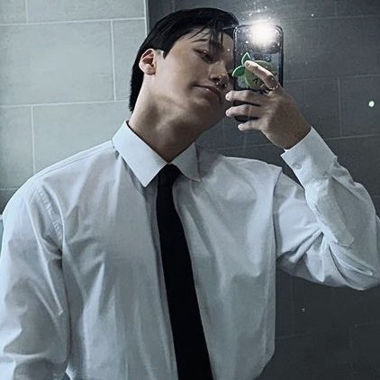 sannie_oftheday's tweet photo. boyfriend san texting you like:

“arrived at work!”           “almost home!” https://t.co/gS6ZjzER3U