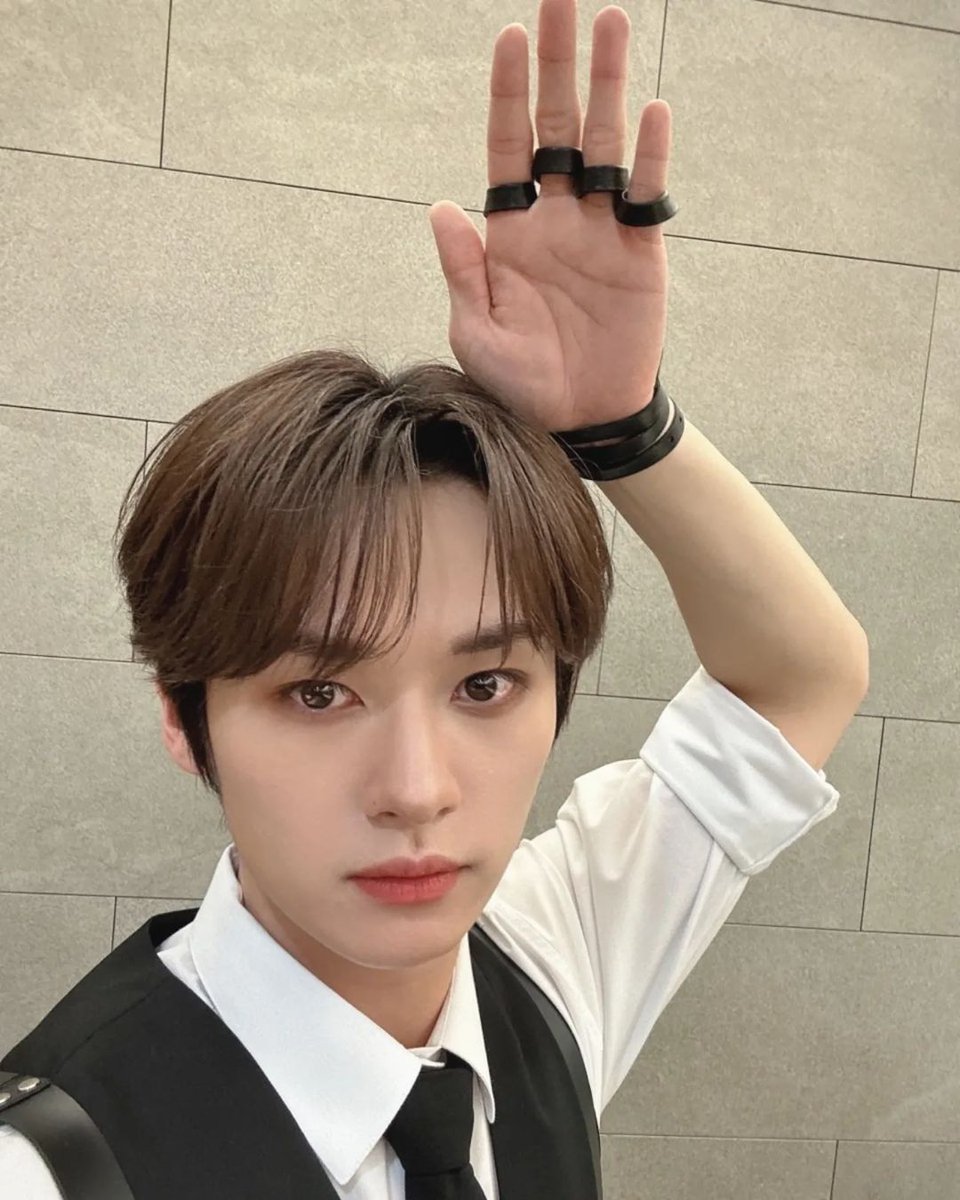 StayUpBr's tweet photo. [🪩14.01.23  #IG]  Atualização do Instagram - #LEEKNOW

“LeeKnowCore 😉
#LeeKnowIsCute #MusiCore”

🖇 https://t.co/knR5u9SWD5

#Stray_Kids #StrayKids #스트레이키즈 #StayUpBr

~ 🍁 https://t.co/5bzrVzkroc