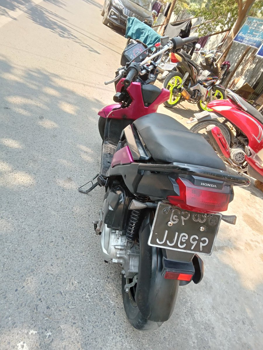 Yelin152's tweet photo. For Sale Honda zoomer X 2015 model No license Price 1550000 Contact me CB &amp; 09-740955466 Mdy https://t.co/ctIYcmZuhX