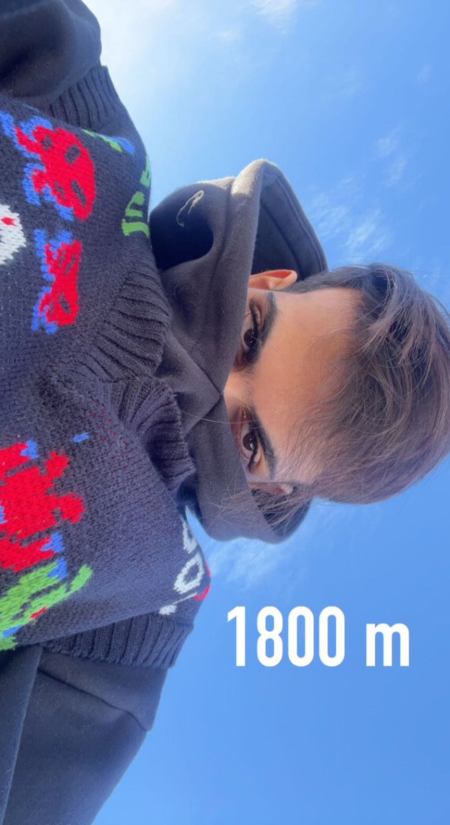 formybec's tweet photo. ☃️ I was freezing up there lol https://t.co/fiRFjpstO4
