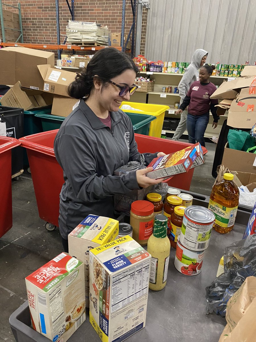We’ve got groups all over <a href="/greensborocity/">City of Greensboro</a> today for #MLKDayOfService. 

From Reconsidered Goods to <a href="/BackPackBegins/">BackPack Beginnings</a> and more.

Spartans serve.
#UNCGservice