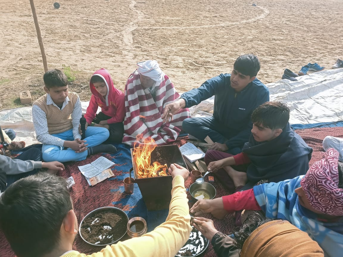आज नव चेतना युवा समिति द्वारा मकर संक्रांति के शुभ अवसर पर ऑक्सीजन नर्सरी में हवन यज्ञ कर मनाया गया।
<a href="/ACP_SURINDER_K/">SURINDER JEET KAUR (ਸੁਰਿੰਦਰ ਜੀਤ ਕੌਰ) सुरिंदर जीत</a>
@dr_arpit_jain <a href="/himisra/">Himanshu Misra 🇮🇳</a> <a href="/kohli_anju/">Anju Kohli</a> <a href="/lrbishnoiips/">Dr L R Bishnoi, IPS</a> <a href="/RajeshMohan102/">Dr. Rajesh Mohan, IPS</a> <a href="/lrbishnoiips/">Dr L R Bishnoi, IPS</a> <a href="/RakeshTiwariIFS/">Rakesh Tiwari IFS</a> <a href="/smittal_ips/">Dr. Sandeep Mittal, IPS</a> <a href="/taxmanhelp247/">rohit</a> <a href="/vikasindiafirst/">Vikas Pokhariyal</a> <a href="/treemandevender/">Tree Man Devender Sura</a>