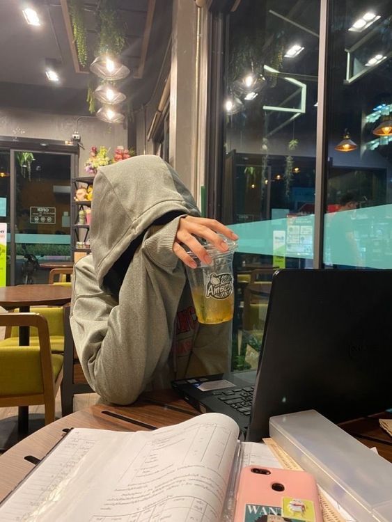 Berburudsknan's tweet image. IDEAS PHOTO COUPLE NO FACE

-A thread-