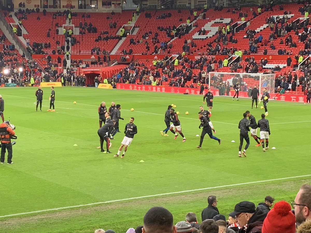 Chrisryanboher's tweet photo. Manchester is Reddd❤️❤️ some atmosphere. Old Trafford is buzzing. Turning back the years 💪💪 https://t.co/Ja6Rv3RniG