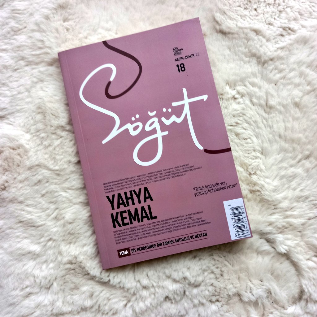 "Geç vakit semtime döndüm Koca Mustâpaşa'dan
Kalbim ayrılmadı bir an o güzel rü'yâdan."