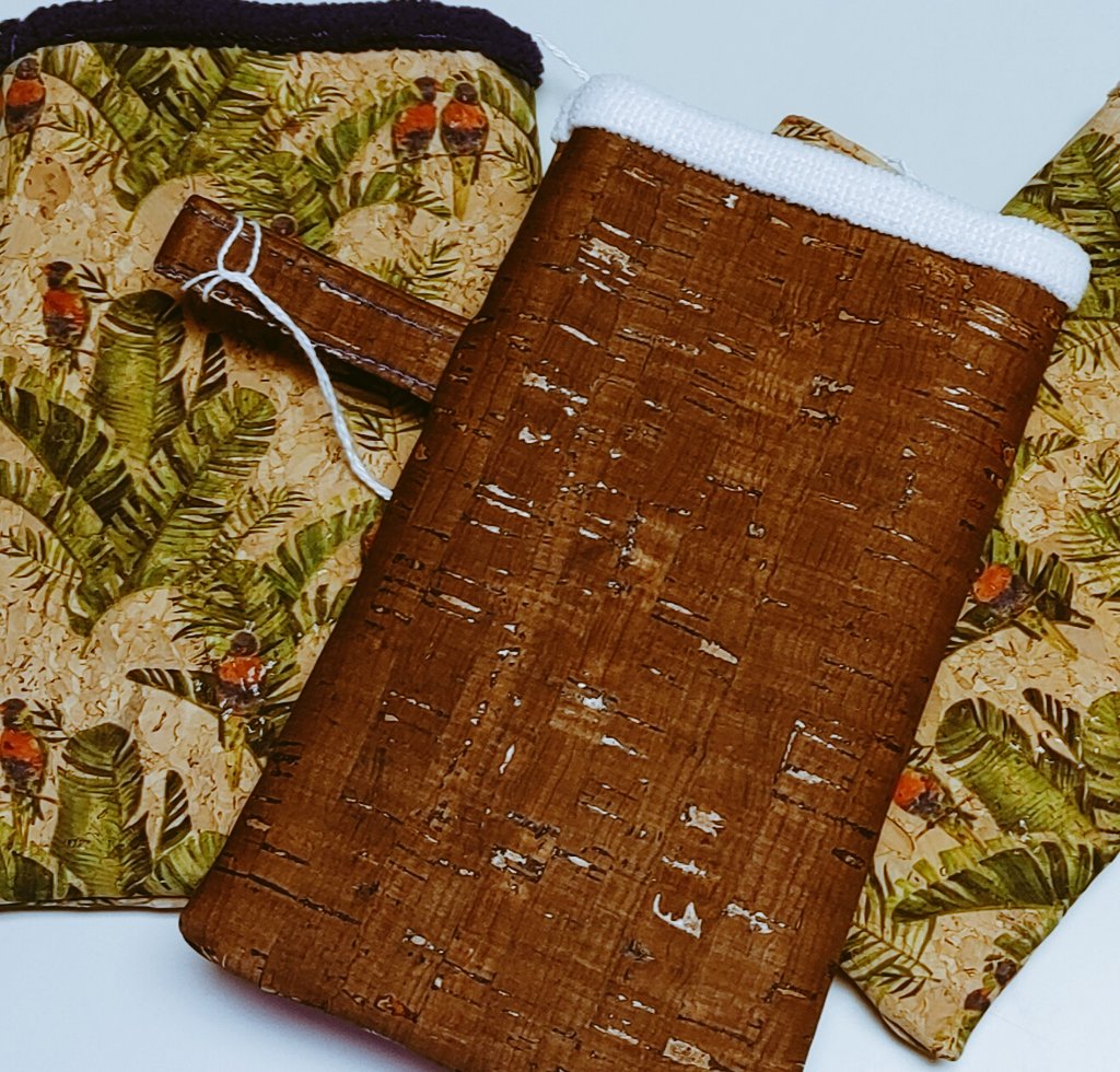 TrudysFashion's tweet photo. Thanks so much for supporting our small business...all items are handmade and you can choose the fabric of your liking #trudyshandmade #handmade #cork #corkcase #handmadegifts https://t.co/LIXg64MMFG