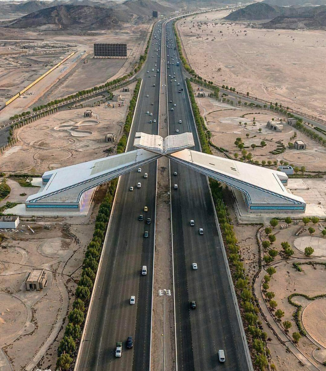 ScreenMix's tweet photo. أفضل طريق في العالم .. محظوظ مت سيتعرف عليه 🤍 https://t.co/EYkvvLGmgk