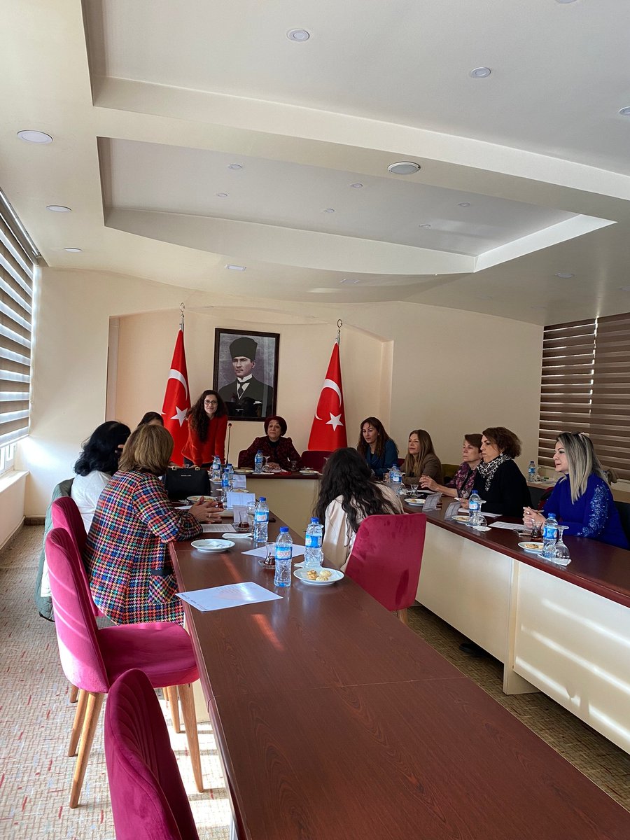 nilufernegiz's tweet photo. "Türkiye’de Toplumsal Cinsiyet Bağlamında Kentsel Gelişim ve Kentte Kadın Görünürlüğü" @Tubitak 1001 Projemizin Antalya Odak Grup Görüşmeleri tamamlandı.
@sd_universitesi https://t.co/0yZQWhkQ7e