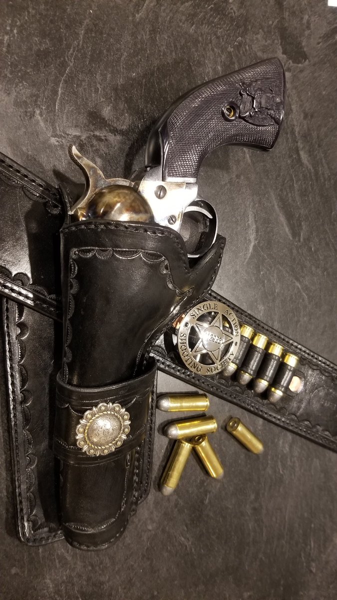 1shugyosha's tweet photo. So this happened...
#RunYourGuns.
In this case, gonna try my gunhand at #CowboyActionShooting, the #CASS.
#ColtSingleActionArmy #ColtPeacemaker #45LongColt https://t.co/hj4MhyyPm1