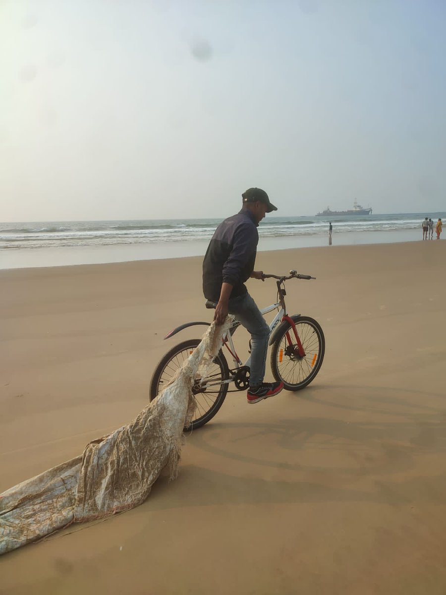 SATTVIC_SOUL's tweet photo. 2/2) As a new year marks the beginning of a new journey and what better we could have asked for, if we are joined by two more new co-passengers cum volunteers to help us in our journey towards the fulfilment of sustainable development goals.

@DianaSahu_TNIE @Siba_TNIE @Sud_TNIE https://t.co/79WYsPHEc1