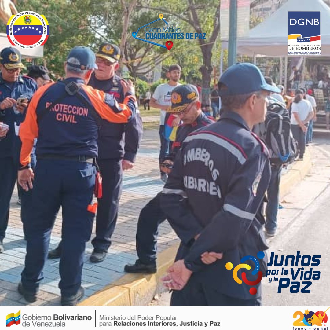DGNBEnLinea's tweet photo. #14ENE || El #SNGR se encuentran despelgados en 7.5 km, durante la 165° Procesión de la #DivinaPastora, patrona del edo.Lara.
@MijpVzla
@cperezampueda
@BJuanGonzalez
#EducadoresPorLaPatría 
#BomberosNacionales https://t.co/D55wcecDcc