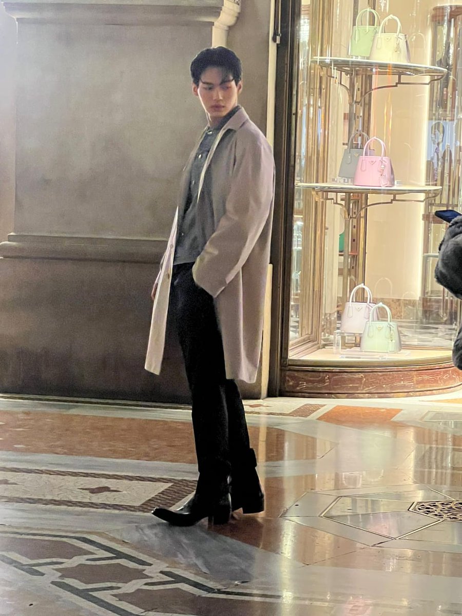 antique31brisha's tweet photo. Ya Allah...beneran aku dapat notice dari Prada 😭 Thank you Prada for having Win 💚
Can't wait to see my Prada boy 😍
#PRADA
#PRADAxWIN
#PradaFW23 
#OptoutPrada
#winmetawin https://t.co/n40qdubqBs