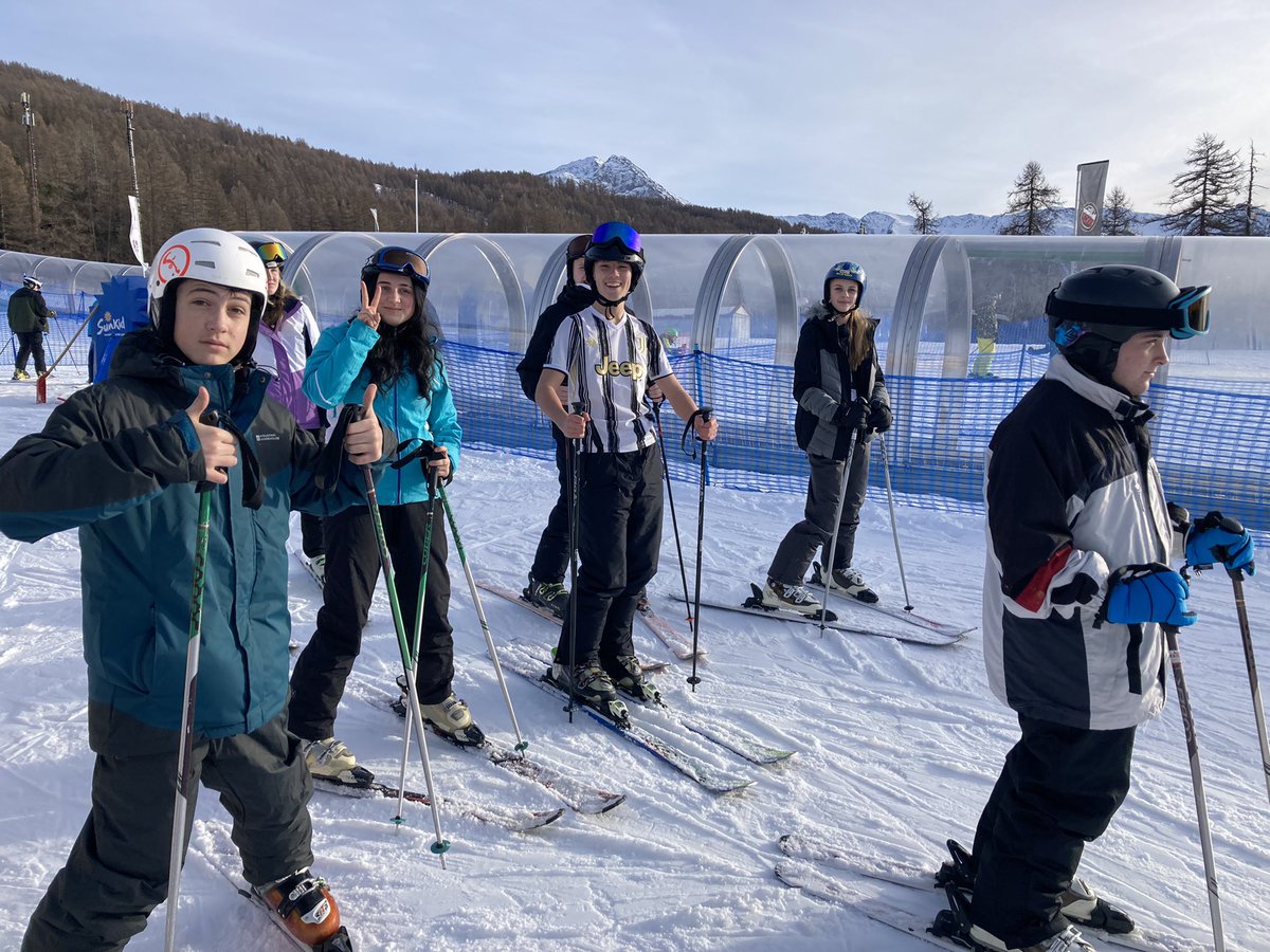 PcsAski's tweet photo. A successful first day. Lots of beginner groups already using chair lifts. Lots of smiles arriving back from ski school this afternoon 👍⛷ https://t.co/bRjqINZZLy