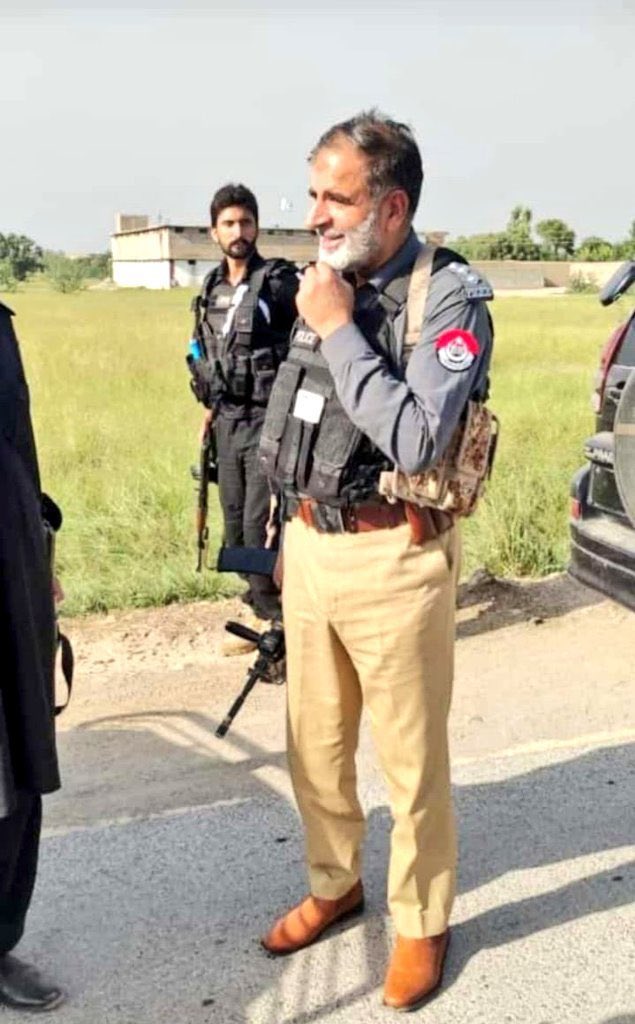 DrUmerPSP's tweet photo. An irreparable loss..An amazing human being, excellent officer having authority on law and on his job..Can't believe that you are no more among us..I have honor to work with you and learn from you..Rest in Peace Martyr Sardar Hussain 😢😢💔💔 https://t.co/uA6umOzqEc