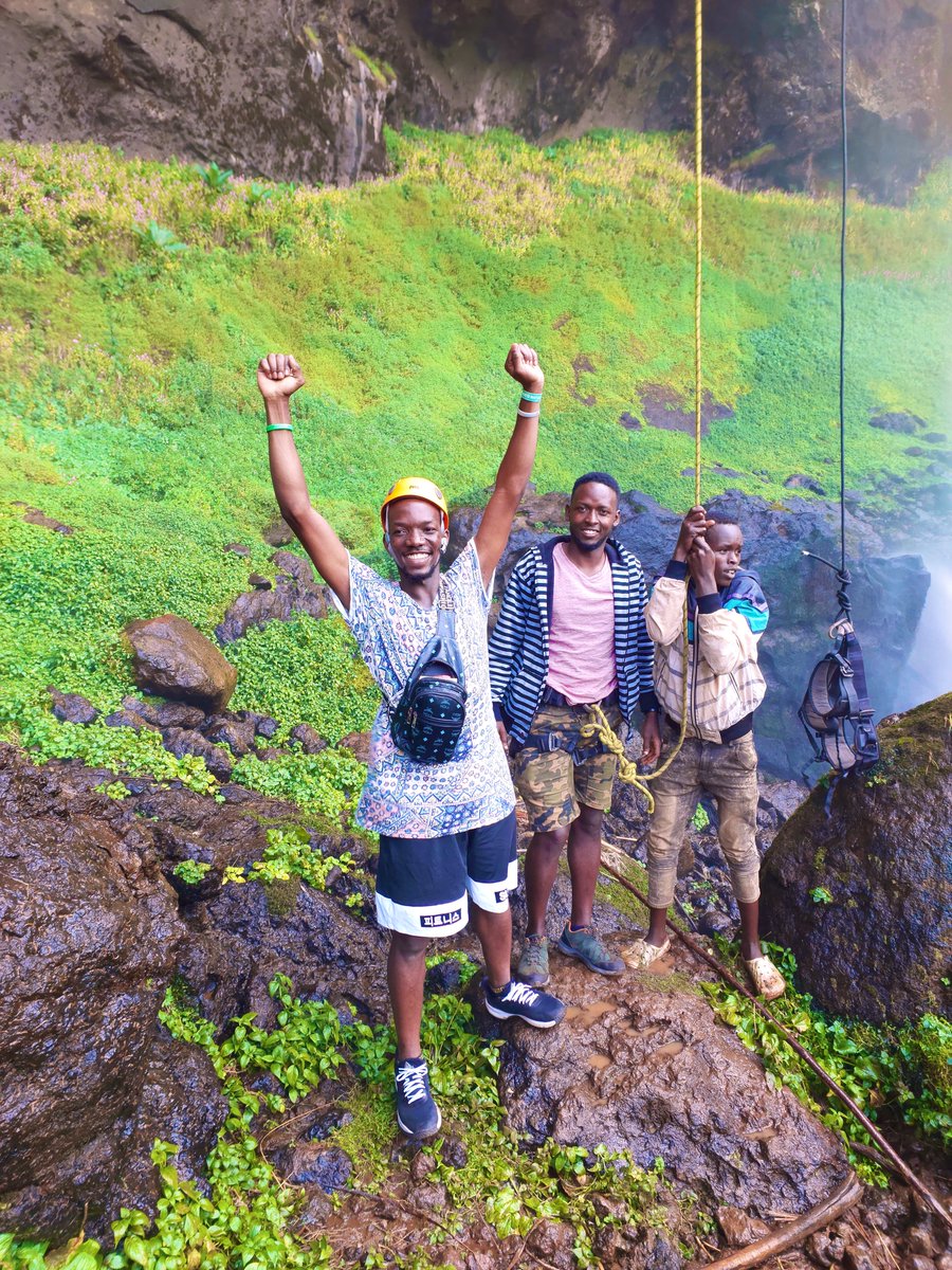 MarvinTheGuide's tweet photo. After #absailing at #sipifalls
📸
@ExploreUganda @MTWAUganda @TourismBoardUg @wekesa_amos @LillyAjarova @UWEC_EntebbeZoo @ugwildlife @WildlifeClubsUg @PamojaTours @mugarra @misstourismUga @DiscoverUG @CNNTravel @NatGeoPhotos https://t.co/rlcLMWQuS7