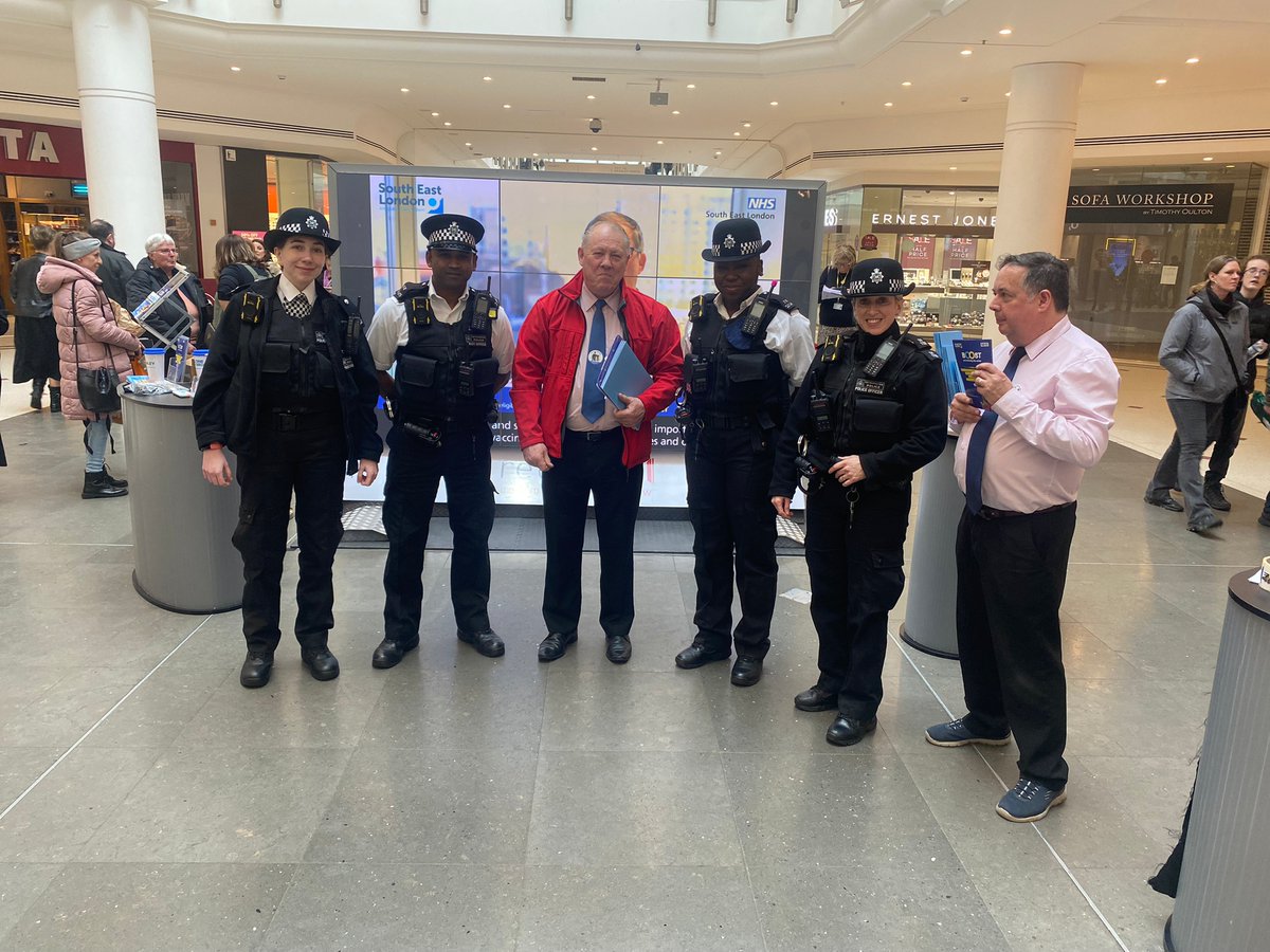 MPSBromleyTown's tweet photo. The Bromley Town Centre Team have joined @BromleySAB @OneBromley for the Adult Safeguarding Roadshow in the Glade shopping Centre @TheGladesBrom. This event is create awareness for vulnerable adult safeguarding working together to support the community. https://t.co/H4qdB5mjZx