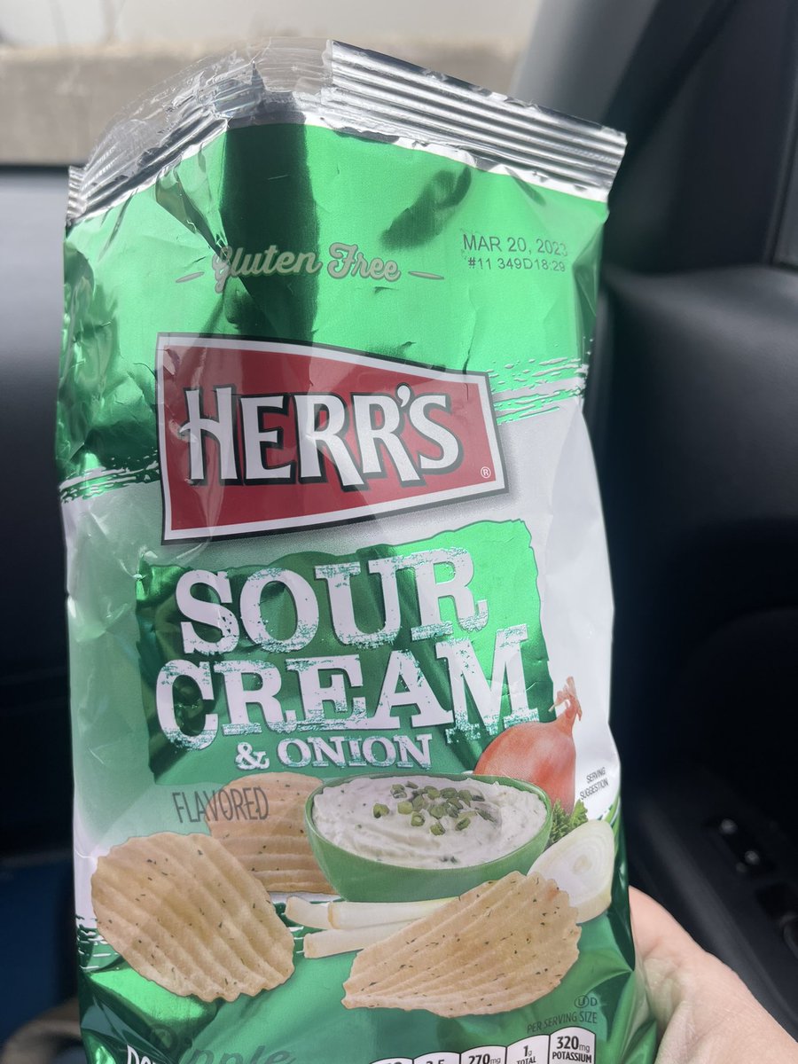 hobrien1123's tweet photo. @HerrsChips I just bought a bag of Sour Cream and Onion chips to find out that they are plain!!! WTH?!?!?! Where is quality control? https://t.co/kmsvQlyWpc