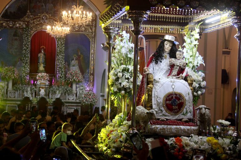 ElInformadorVE's tweet photo. #14Ene | Vive minuto a minuto la visita Nº 165 de la Divina Pastora a la ciudad de Barquisimeto  #ElInformadorvzla #Visita165 #Reencuentroconlapastora #DivinaPastora2023 #DevocionMariana #Barquisimeto #Lara #Venezuela

Más detalles AQUÍ:  👇

https://t.co/Y0MLPvLRcK https://t.co/SA1ynOopCi