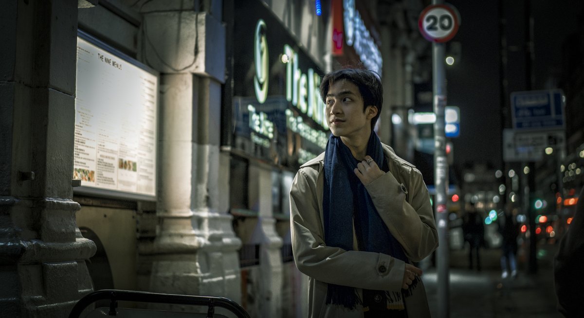 Manchester
.
#Streetphotography #mood #evening #ambient #light