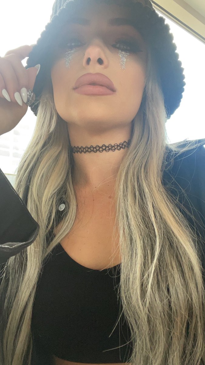 Emily Simms tweet media