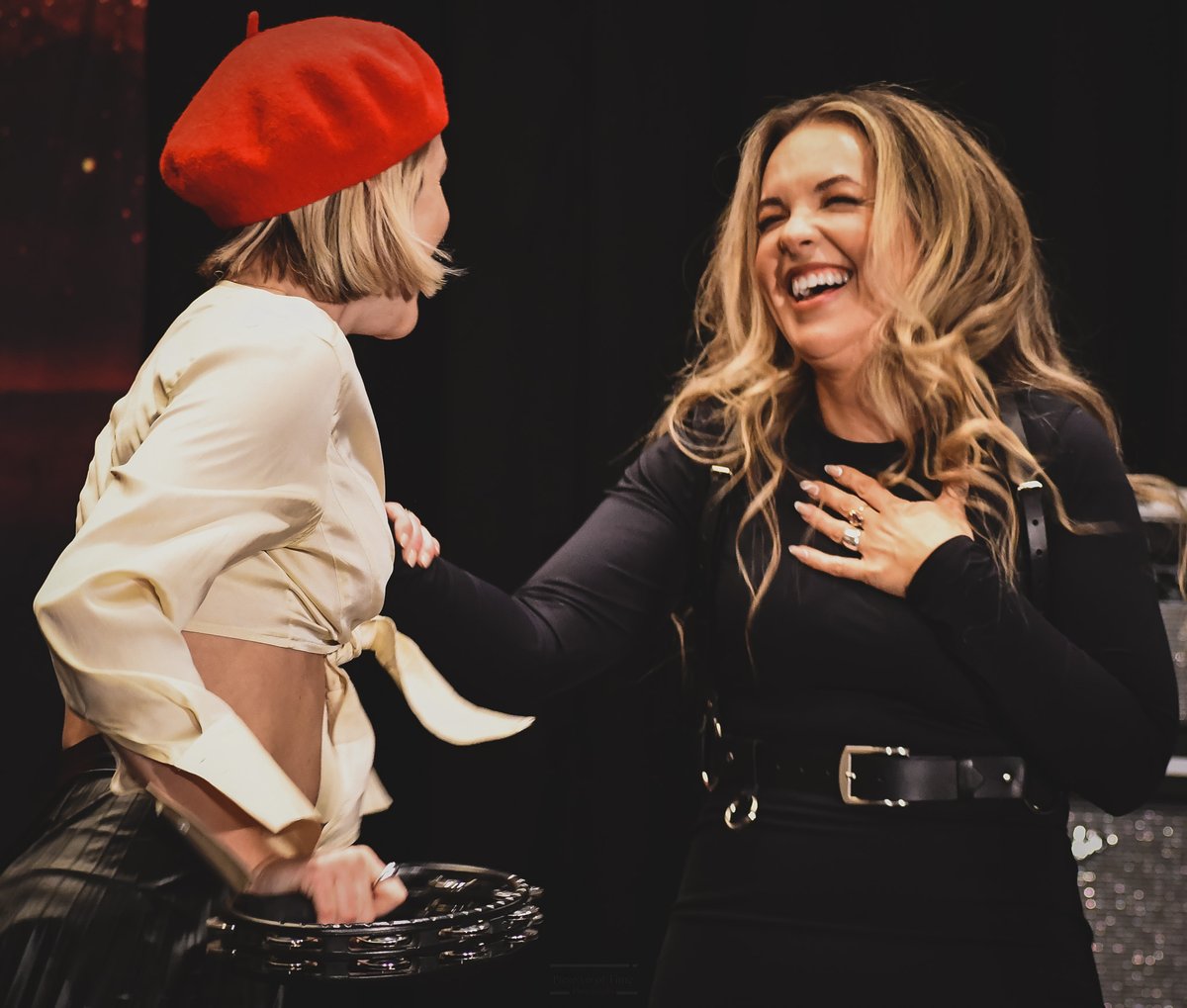 preserver_time's tweet photo. Live - Love - Laugh
Briana Buckmaster & Emma Fitzpatrick
#SPNNash #BrianaBuckmaster #EmmaFitzpatrick https://t.co/UKMCGb813Y